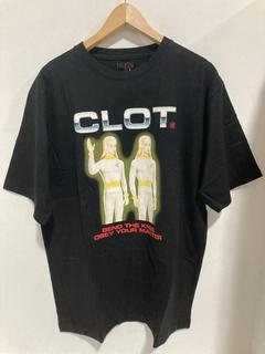 Lot 833  
            Chesterfield SR47 - Parcel Delivery Only 

                
CLOT OBEY YOUR MASTER TSHIRT IN BLACK SIZE L ORIGINAL RRP £100 (LOCATION: H3)