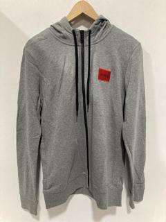Lot 851  
            Chesterfield SR47 - Parcel Delivery Only 

                
HUGO BOSS DAPLE212 SWEATSHIRT IN GREY SIZE S ORIGINAL RRP £180 (LOCATION: H4)