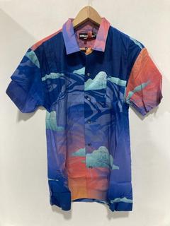 Lot 858  
            Chesterfield SR47 - Parcel Delivery Only 

                
DOUBLE RAINBOUU WET DREAM SHORT SLEEVED PRINTED SHIRT IN MULTICOLOUR SIZE S ORIGI...