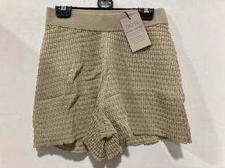 Lot 864  
            Chesterfield SR47 - Parcel Delivery Only 

                
HOUSE OF DAGMAR GERI KNITTED SHORTS IN OAT SIZE XS ORIGINAL RRP £250 (LOCATION: H4)