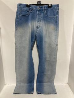 Lot 872  
            Chesterfield SR47 - Parcel Delivery Only 

                
RANDOM IDENTITIES JEANS IN SUNFADING WASH SIZE 28 (LOCATION: H4)