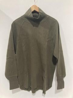 Lot 876  
            Chesterfield SR47 - Parcel Delivery Only 

                
KURO MILITARY RIB HIGH NECK TEE IN KHAKI SIZE M ORIGINAL RRP £320 (LOCATION: H4)