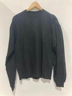 Lot 877  
            Chesterfield SR47 - Parcel Delivery Only 

                
RANDOM IDENTITIES LONG SLEEVE TSHIRT IN BLACK SIZE XS ORIGINAL RRP £215 (LOCATION...