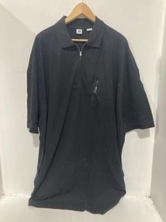 Lot 880  
            Chesterfield SR47 - Parcel Delivery Only 

                
RANDOM IDENTITIES OVERSIZED POLO IN BLACK SIZE M ORIGINAL RRP £205 (LOCATION: H4)