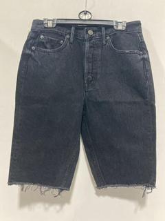 Lot 881  
            Chesterfield SR47 - Parcel Delivery Only 

                
GRLFRND BEVERLEY BERMUDA SHORTS IN DEEP END BLACK SIZE 25 ORIGINAL RRP £265 (LOCA...