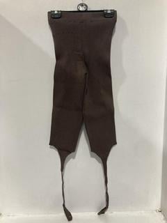 Lot 883  
            Chesterfield SR47 - Parcel Delivery Only 

                
JACQUEMUS LE COLLANT ALBA IN DARK BROWN SIZE 34 ORIGINAL RRP £301 (LOCATION: H4)