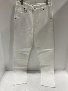 Lot 894  
            Chesterfield SR47 - Parcel Delivery Only 

                
RANDOM IDENTITIES 60'S DENIM JEANS IN WHITE SIZE 26. (LOCATION: H5)