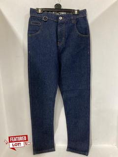 Lot 8  
            Chesterfield SR47 - Parcel Delivery Only 

                
RANDOM IDENTITIES JEANS IN RINSED COLOUR SIZE 27 - STYLE NO. DN02 (LOCATION: I9)