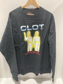 Lot 915  
            Chesterfield SR47 - Parcel Delivery Only 

                
CLOT APPAREL BLACK OBEY YOUR MASTER TEE SIZE L ORIGINAL RRP £100. (LOCATION: H5)