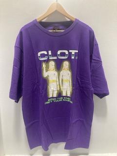 Lot 922  
            Chesterfield SR47 - Parcel Delivery Only 

                
CLOT APPAREL PURPLE OBEY YOUR MASTER TEE SIZE M ORIGINAL RRP £100. (LOCATION: H5)