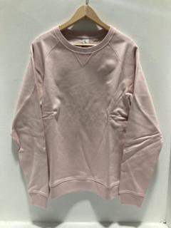 Lot 935  
            Chesterfield SR47 - Parcel Delivery Only 

                
RANDOM IDENTITIES STANDARD SWEATSHIRT IN CHALK PINK SIZE L ORIGINAL RRP £270. (LO...