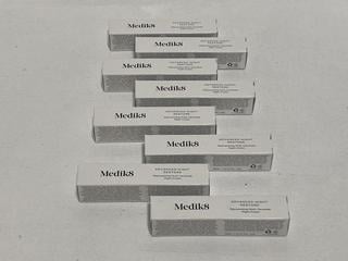 Lot 1170  
            Chesterfield SR46 - Parcel Delivery Only 

                
8 X MEDIK8 ADVANCED RESTORE NIGHT CREAM 5ML - MAKEUP BAG INCLUDED (LOCATION: I3)