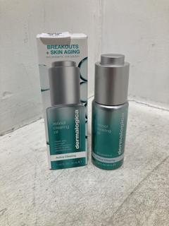 Lot 22  
            Chesterfield SR46 - Parcel Delivery Only 
                
2 X DERMALOGICA RETINOL CLEARING OVERNIGHT OIL 30ML - TOTAL LOT ORIGINAL RRP £170...