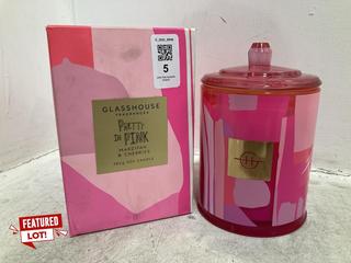 Lot 5  
            Chesterfield SR46 - Parcel Delivery Only 
                
GLASSHOUSE PRETTY IN PINK MARZIPAN & CHERRIES SOY CANDLE 380G - ORIGINAL RRP £180...