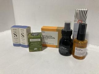 Lot 765  
            Chesterfield SR46 - Parcel Delivery Only 

                
7 X ASSORTED BEAUTY PRODUCTS TO INCLUDE ANTIPODES KIWI SEED OIL EYE CREAM 30ML - ...
