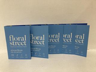 Lot 920  
            Chesterfield SR46 - Parcel Delivery Only 
                
QTY OF FLORAL STREET ARIZONA BLOOM PERFUME 1.5ML (LOCATION: H4)