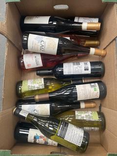 Lot 106  
            Chesterfield SR40 - Collection or Optional Delivery Available 

                
12 X ASSORTED BOTTLES OF WINE TO INCLUDE ENCOSTAS DE CAIZ, VACQUEYRAS AND THIS WI...