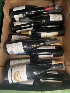 Lot 133  
            Chesterfield SR40 - Collection or Optional Delivery Available 

                
12 X ASSORTED BOTTLES OF WINE TO INCLUDE MEDICI RICCARDI AND FABULA DE PANIZA (LO...