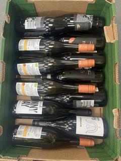Lot 61  
            Chesterfield SR40 - Collection or Optional Delivery Available 

                
12 X ASSORTED BOTTLES OF WINE TO INCLUDE SUNNY DAY, CALDORA AND GRAN SELONE (LOCA...