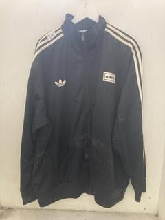 Lot 102  
            Chesterfield SR40 - Parcel Delivery Only 

                
ADIDAS FIREBIRD TT IN BLACK SIZE 2XL (LOCATION: B RACKING )