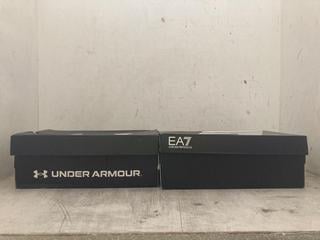 Lot 106  
            Chesterfield SR40 - Parcel Delivery Only 

                
UNDER ARMOUR GGS SURGE 4 TRAINERS SIZE UK 6 TO INCLUDE EA7 SNEAKERS IN BLACK SIZE...