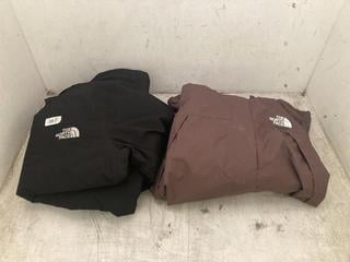 Lot 116  
            Chesterfield SR40 - Parcel Delivery Only 

                
THE NORTH FACE WATERPROOF JACKET IN BLACK SIZE S TO INCLUDE THE NORTH FACE WATERP...