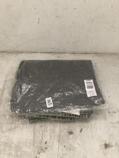 Lot 124  
            Chesterfield SR40 - Parcel Delivery Only 

                
JACK AND JONES JEANS IN BLACK SIZE L32 (LOCATION: B RACKING )