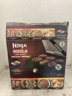 Lot 130  
            Chesterfield SR40 - Parcel Delivery Only 

                
NINJA SIZZLE GRILL PLATE + FLAT PLATE ORIGINAL RRP- £150 (LOCATION: B RACKING )