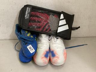 Lot 138  
            Chesterfield SR40 - Parcel Delivery Only 

                
3 X ASSORTED ITEMS TO INCLUDE JUNIOR GOALIE GLOVES IN PINK (LOCATION: B RACKING )