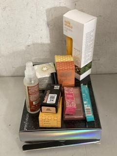 Lot 34  
            Chesterfield SR40 - Parcel Delivery Only 

                
QTY OF ASSORTED ITEMS TO INCLUDE FACE WONDER CREAM 50ML (LOCATION: B RACKING )