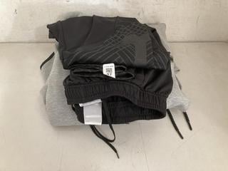 Lot 47  
            Chesterfield SR40 - Parcel Delivery Only 

                
3 X ASSORTED CLOTHING TO INCLUDE NIKE JOGGERS IN BLACK SIZE S (LOCATION: B RACKING )
