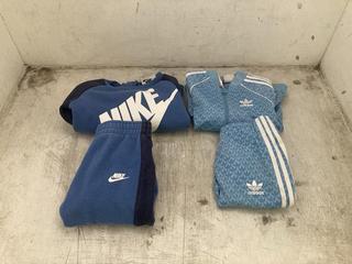 Lot 94  
            Chesterfield SR40 - Parcel Delivery Only 

                
4 X ASSORTED CLOTHING TO INCLUDE NIKE JOGGERS IN BLUE SIZE 18 MONTHS (LOCATION: B...