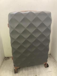 Lot 98  
            Chesterfield SR40 - Parcel Delivery Only 

                
LARGE LOCKABLE SUITCASE IN GREY (LOCATION: B RACKING )