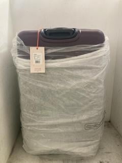 Lot 99  
            Chesterfield SR40 - Parcel Delivery Only 

                
LOGO LARGE SUITCASE IN PURPLE (LOCATION: B RACKING )