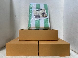 Lot 1023  
            Marchington SR18 - Parcel Delivery Only 
                
4 X SETS OF 2 CABANA STRIPE SEAFOAM GREEN BEACH TOWELS: LOCATION - BR2