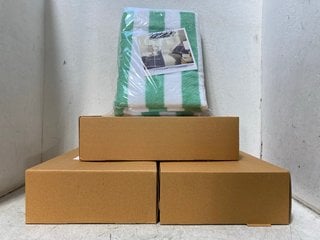 Lot 1033  
            Marchington SR18 - Parcel Delivery Only 
                
4 X SETS OF 2 CABANA STRIPE SEAFOAM GREEN BEACH TOWELS: LOCATION - BR2