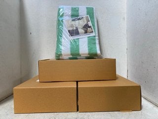 Lot 1035  
            Marchington SR18 - Parcel Delivery Only 
                
4 X SETS OF 2 CABANA STRIPE SEAFOAM GREEN BEACH TOWELS: LOCATION - BR2