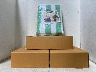 Lot 1036  
            Marchington SR18 - Parcel Delivery Only 
                
4 X SETS OF 2 CABANA STRIPE SEAFOAM GREEN BEACH TOWELS: LOCATION - BR2