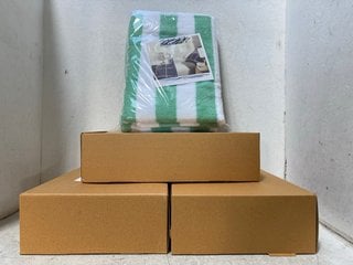 Lot 1041  
            Marchington SR18 - Parcel Delivery Only 
                
4 X SETS OF 2 CABANA STRIPE SEAFOAM GREEN BEACH TOWELS: LOCATION - BR3