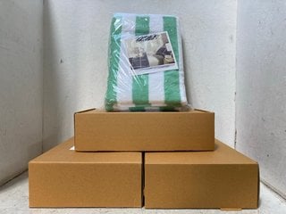 Lot 1043  
            Marchington SR18 - Parcel Delivery Only 
                
4 X SETS OF 2 CABANA STRIPE SEAFOAM GREEN BEACH TOWELS: LOCATION - BR3