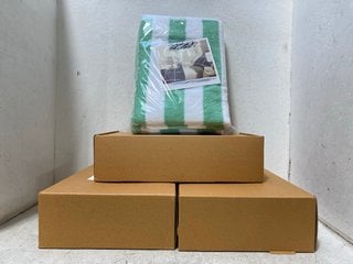 Lot 1053  
            Marchington SR18 - Parcel Delivery Only 

                
4 X SETS OF 2 CABANA STRIPE SEAFOAM GREEN BEACH TOWELS: LOCATION - BR3