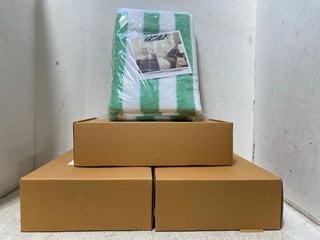 Lot 1058  
            Marchington SR18 - Parcel Delivery Only 

                
4 X SETS OF 2 CABANA STRIPE SEAFOAM GREEN BEACH TOWELS: LOCATION - BR4