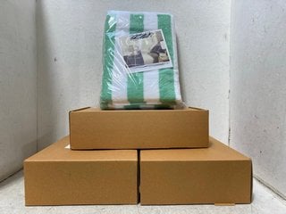 Lot 1062  
            Marchington SR18 - Parcel Delivery Only 

                
4 X SETS OF 2 CABANA STRIPE SEAFOAM GREEN BEACH TOWELS: LOCATION - BR4