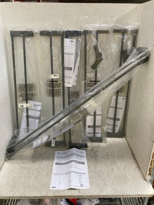 Lot 1123  
            Marchington SR18 - Parcel Delivery Only 
                
QTY OF PET GATE 6 " EXTENSION PARTS: LOCATION - BR7