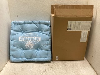 Lot 1160  
            Marchington SR18 - Parcel Delivery Only 

                
STRANDGUT 07 SEAT CUSHION IN LIGHT BLUE TO ALSO INCLUDE TERRAZZO PATIO TABLE & CH...