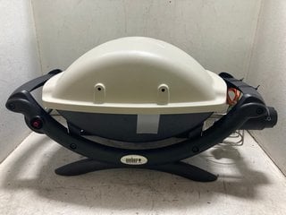 Lot 1192  
            Marchington SR18 - Parcel Delivery Only 

                
WEBER PORTABLE 1 BURNER BBQ: LOCATION - BR12