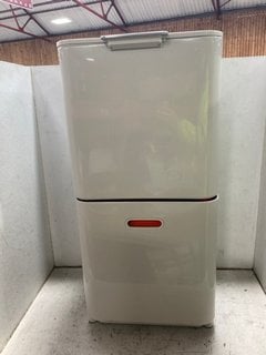 Lot 1195  
            Marchington SR18 - Parcel Delivery Only 

                
JOSEPH JOSEPH COMPACT 40L WASTE BIN - ORIGINAL RRP:£178: LOCATION - BR12