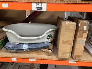 Lot 1201  
            Marchington SR18 - Parcel Delivery Only 

                
5 X ASSORTED PET ITEMS TO INCLUDE ELLIE - BO SILVER 24 INCH DOG CAGE: LOCATION - ...