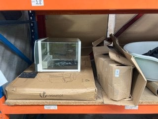 Lot 1202  
            Marchington SR18 - Parcel Delivery Only 

                
3 X ASSORTED PET ITEMS TO INCLUDE VOUNOT XL DOG CARRIER IN GREY: LOCATION - BR13