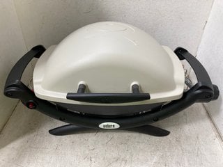 Lot 1203  
            Marchington SR18 - Parcel Delivery Only 

                
WEBER PORTABLE 1 BURNER GAS BBQ - ORIGINAL RRP:£295: LOCATION - BR13